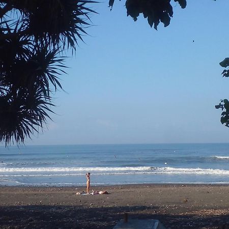 Medewi Good Vibes Stay&Surf Jembrana Esterno foto
